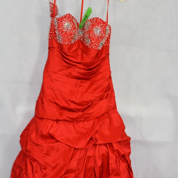 Rouched Red Sequined Beaded Dress SZ 10 NWT - Picture 11 of 15